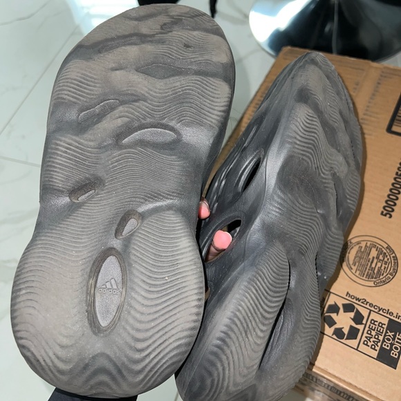 Yeezy foam runners - Picture 5 of 6